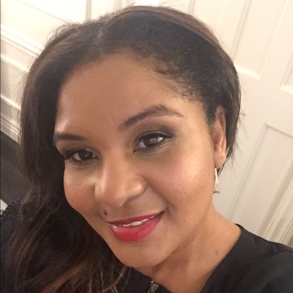 Meet your Posher, Simone